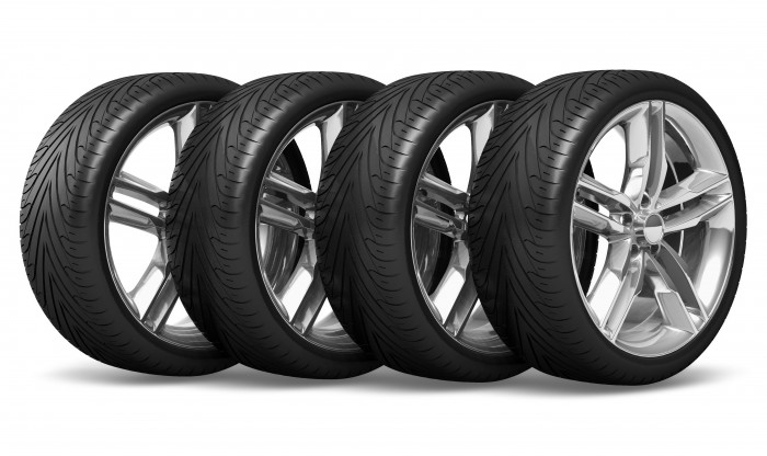 Hiver dans les régions froides : optimisez votre sécurité routière en roulant avec des pneus adaptés !